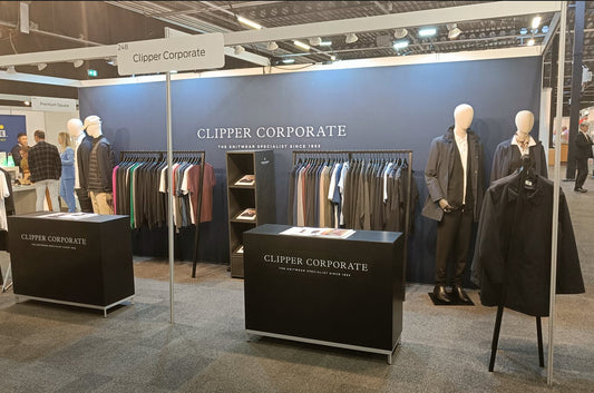 Peesdoek 219,- per strekkende meter (2.5 m hoog) + 75,- setup